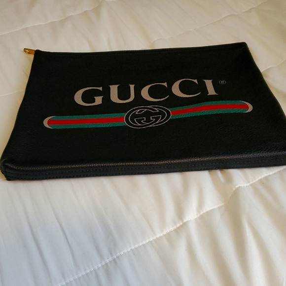 BLACK GRAINED LEATHER LOGO POUCH MEDIUM like New.. Worn once